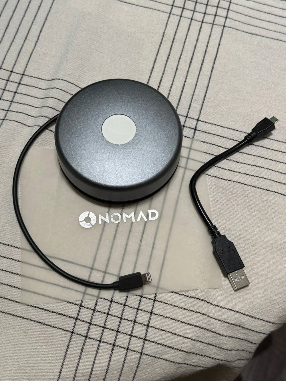 Nomad Pod Pro Wireless Charging Puck in Silver Gray